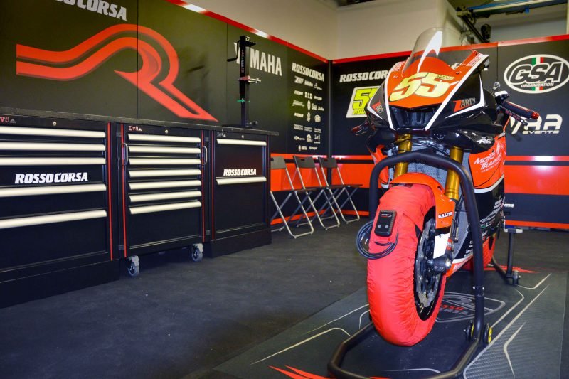Rosso Corsa: assistenza meccanica e servizio gomme ai box
